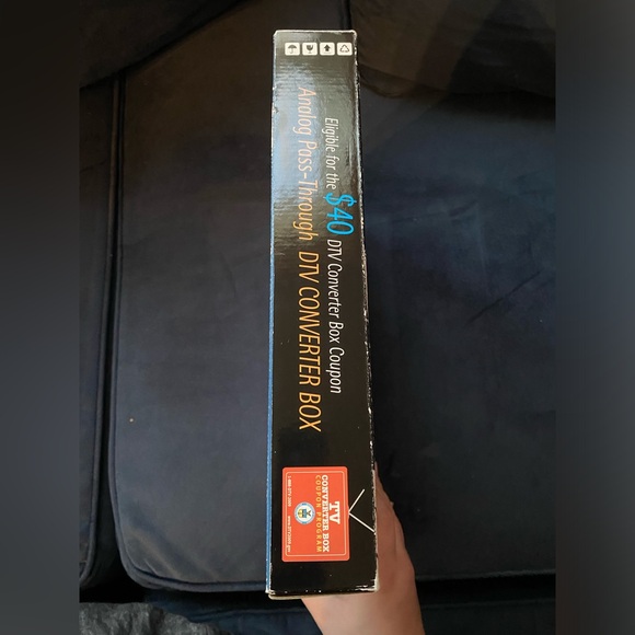 Digital Stream DTX9950 Analog Pass-Through DTV Converter Box w/ Remote Untested - Picture 4 of 13